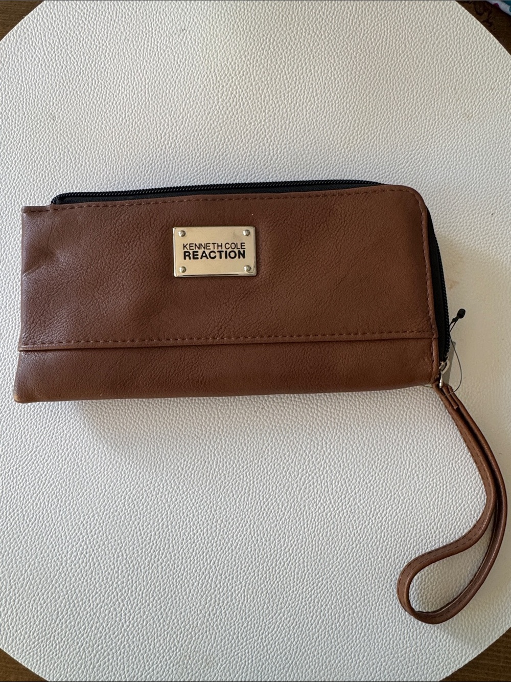 Kenneth Cole Reaction Cognac Brown Zip Wristlet NWT
